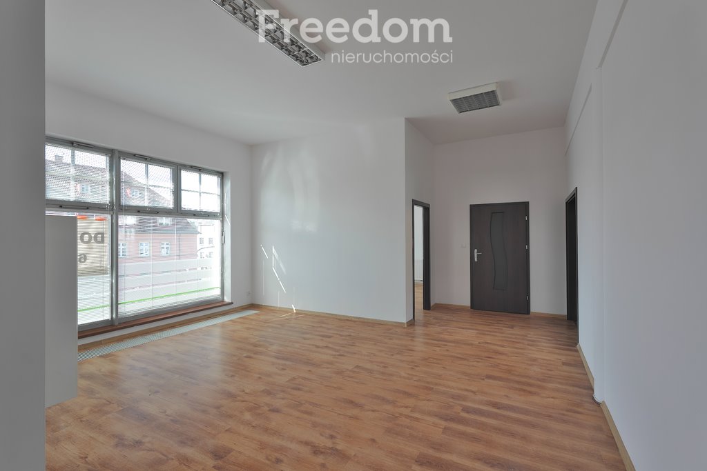 Zapraszam do wynajmu lokalu 98 m² w centrum Jeleniej Góry Jelenia Góra, Plac Księdza Kardynała Stefana Wyszyńskiego  98m2 Foto 1