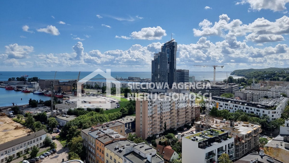 Lokal na ostatnim piętrze z panoramicznym widokiem - Gdynia Gdynia, Śródmieście  94m2 Foto 1