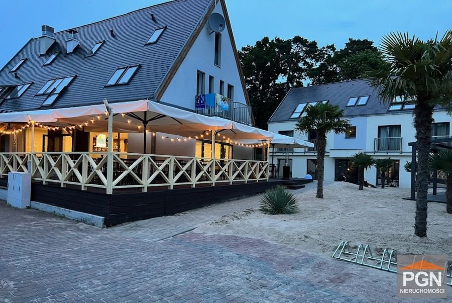 Pensjonat 830 m2 z kawiarnią, 30 pokoi, plaża 20 m Pobierowo, Mickiewicza  840m2 Foto 1