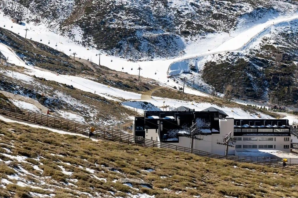 Mieszkanie dwupokojowe na sprzedaż Hiszpania, Sierra Nevada, Sierra Nevada  49m2 Foto 3