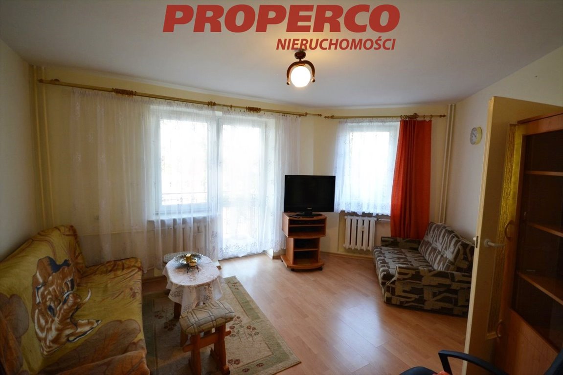 Kawalerka z balkonem i parkingiem - 28 m² w Kielcach. Kielce, Barwinek, Emilii Plater  28m2 Foto 1
