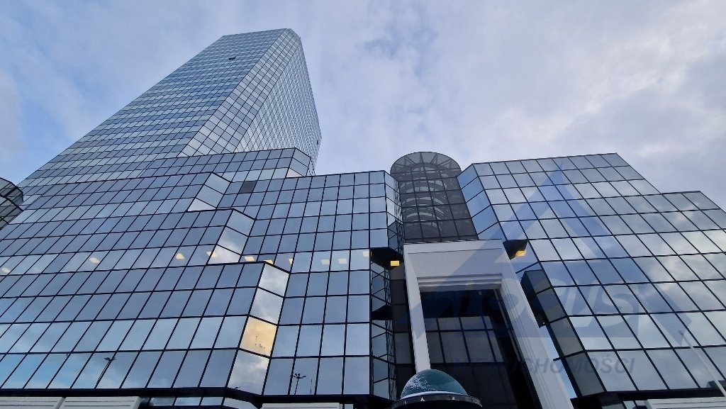 Nowoczesny biurowiec 1000 m2 w Śródmieściu z pełnym wyposażeniem Warszawa, Śródmieście  1 000m2 Foto 1