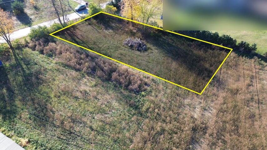 Na sprzedaż działka budowlana 881 m² z mediami w Tarczynie Kotorydz  881m2 Foto 1