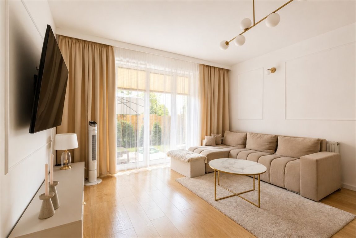 Zapraszam do obejrzenia nowoczesnego domu 108 m² z ogródkiem w Markach Marki, Legionowa  108m2 Foto 1