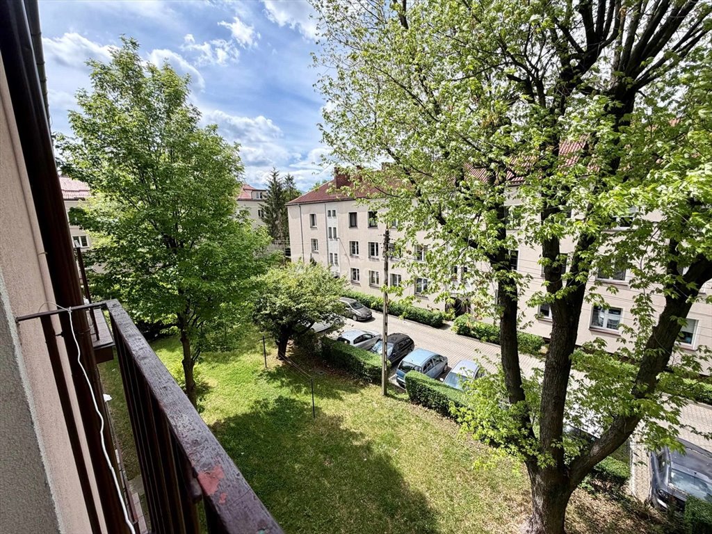 Dwupokojowe mieszkanie z balkonem i piwnicą na Osiedlu Grunwaldzkim Bielsko-Biała, Osiedle Grunwaldzkie  48m2 Foto 1