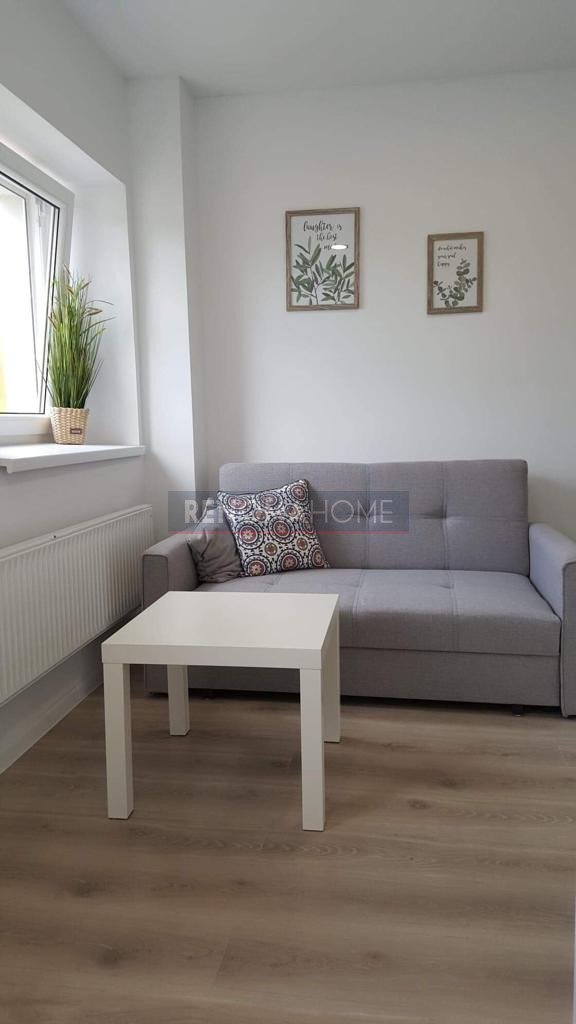 Na sprzedaż przestronna kawalerka 42 m² w centrum Legnicy Legnica  13m2 Foto 1