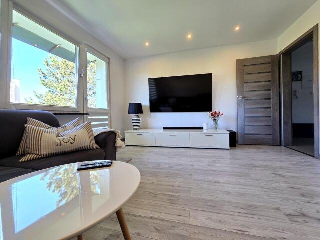 Mieszkanie trzypokojowe na sprzedaż Świdnica  58m2 Foto 1