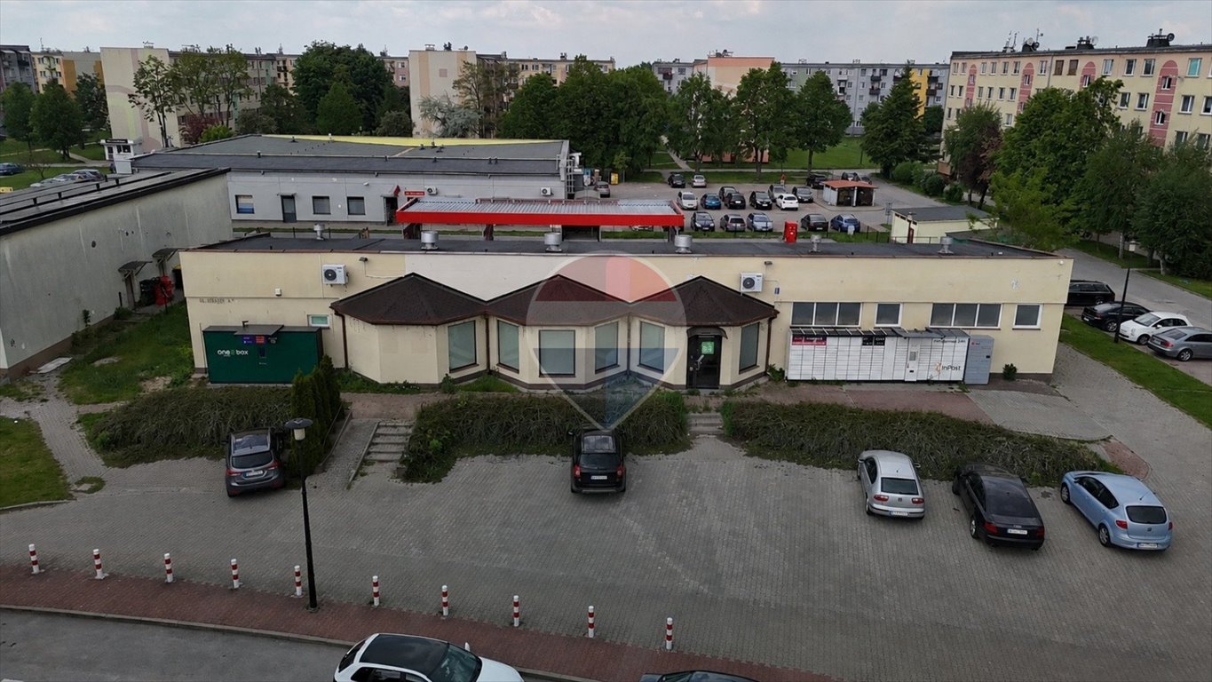 Do sprzedania funkcjonalny budynek usługowy 307 m² z parkingiem Szydłowiec, Stanisława Staszica 19  307m2 Foto 1