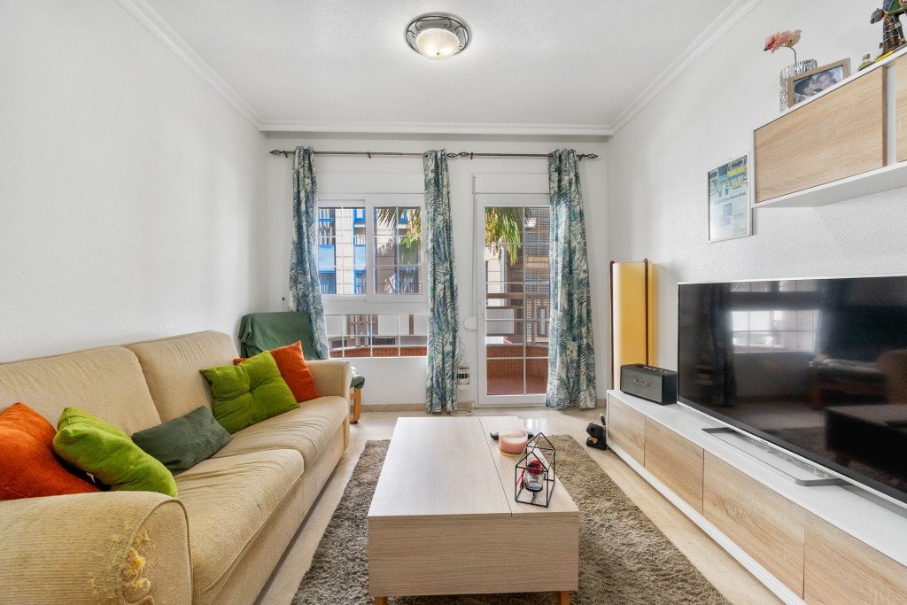 Mieszkanie trzypokojowe na sprzedaż Hiszpania, Torrevieja  107m2 Foto 1