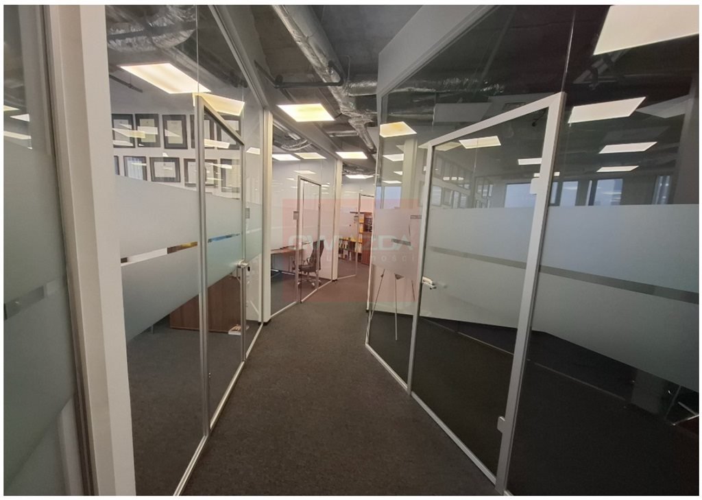 Biuro 478 m² w Śródmieściu Warszawy - widok na miasto Warszawa, Śródmieście  478m2 Foto 1