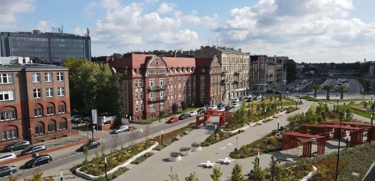 Kamienica 2700 m2 w centrum Gliwic, adaptacja poddasza Gliwice, Centrum, ul. Stanisława Dubois  2 700m2 Foto 1