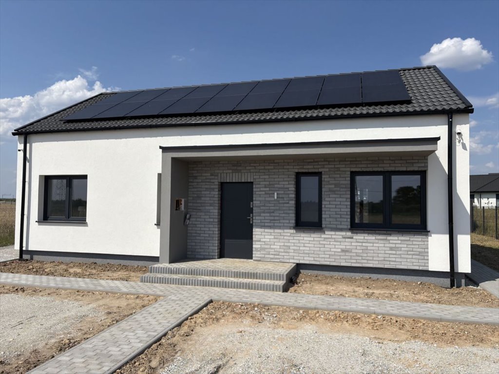 Nowoczesny dom parterowy 80 m² z poddaszem, gotowy do wykończenia Oborniki Śląskie  80m2 Foto 1