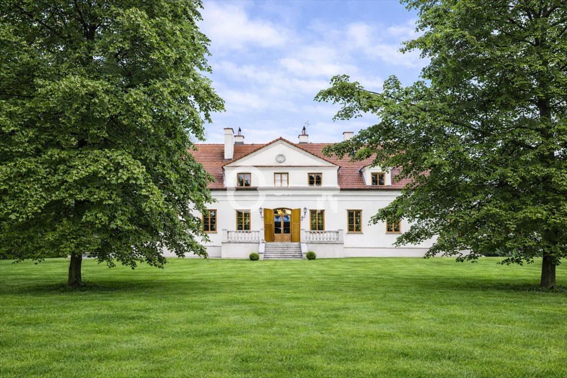 Historyczny dwór z XIX w. z parkiem i stawem, 750 m2 Strzegocin  750m2 Foto 1