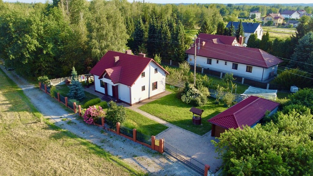 Zadbany dom z garażem, tarasem i nowoczesnym systemem monitoringu Głogów Małopolski  106m2 Foto 1