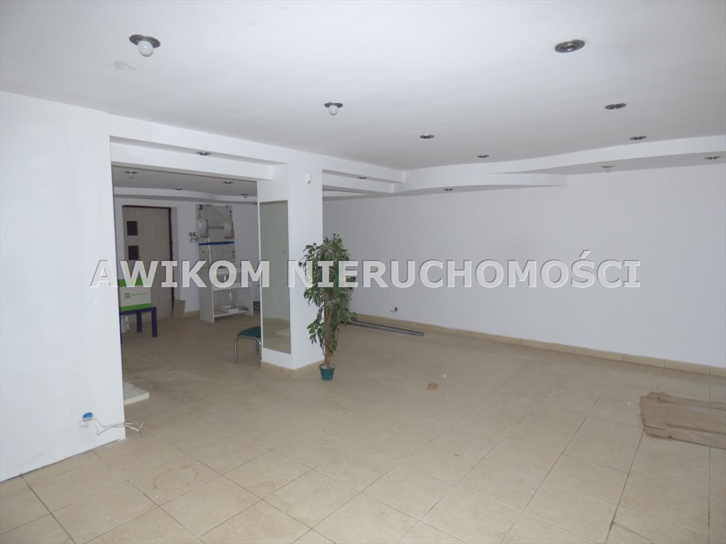 Lokal usługowy 80 m² w centrum Żyrardowa, duże witryny Żyrardów, Centrum  80m2 Foto 1
