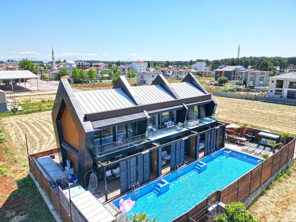 Dom z widokiem na góry, basen, 3 domy w Döşemealtı Turcja, Karaman, Karaman, Döşemealtı, Antalya  100m2 Foto 1