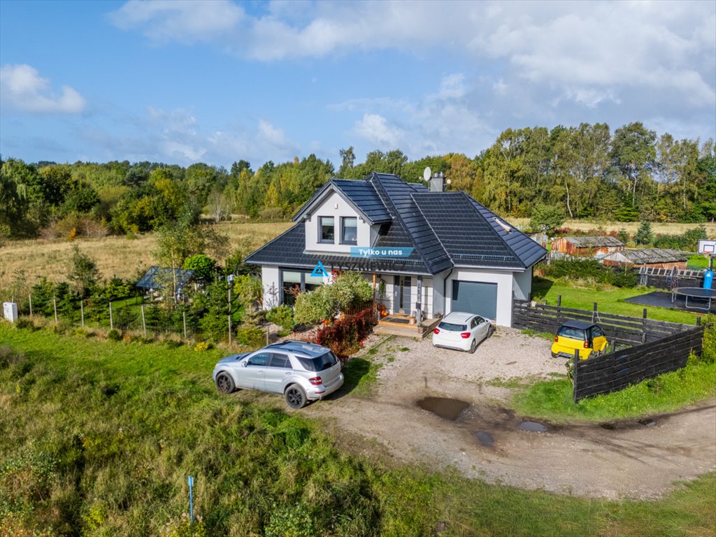 Przestronny dom 143 m² z szklanym ogrodem zimowym i garażem Wodnica, Kaszubska  143m2 Foto 1