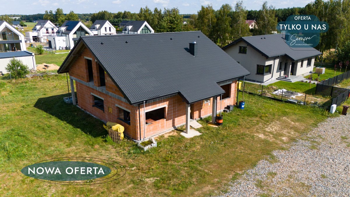 Dom w stanie surowym z dużym potencjałem i widokiem Zduńska Wola  176m2 Foto 1
