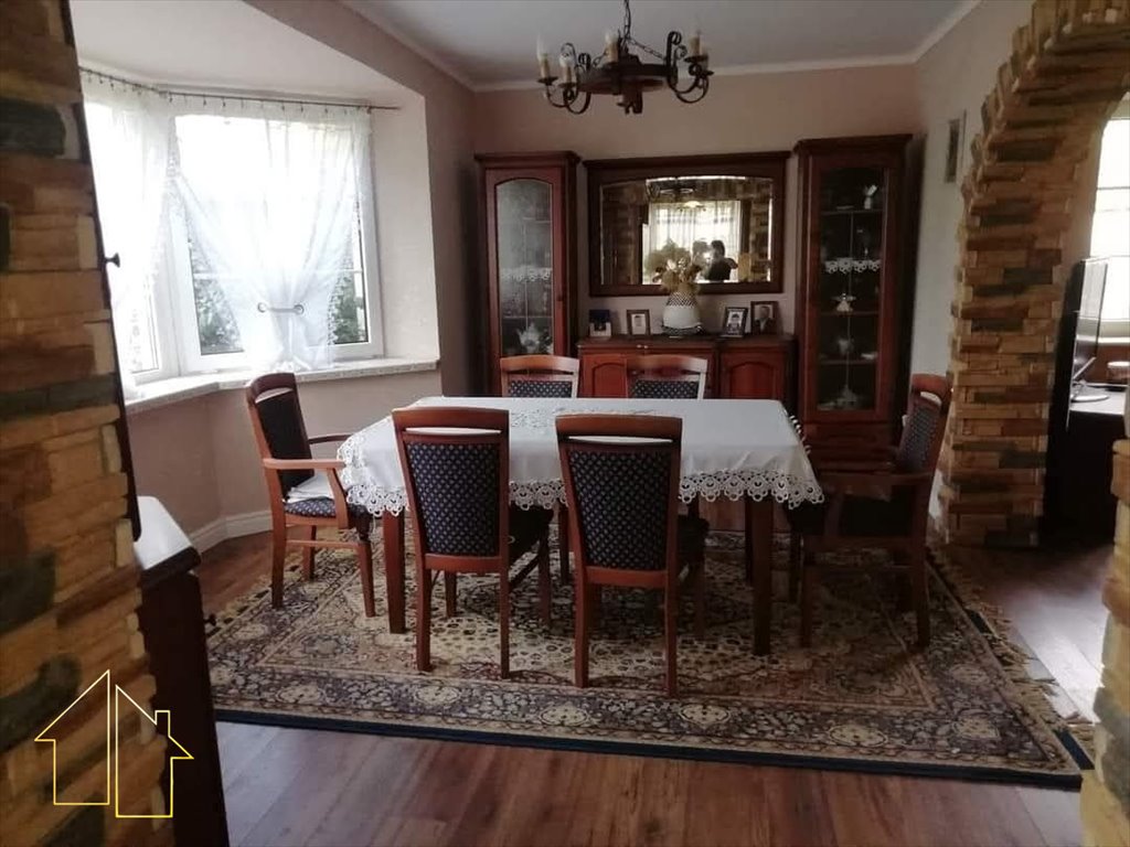 Przestronny dom 180 m² z 6 pokojami - garaże i piwnica Laszki  180m2 Foto 1