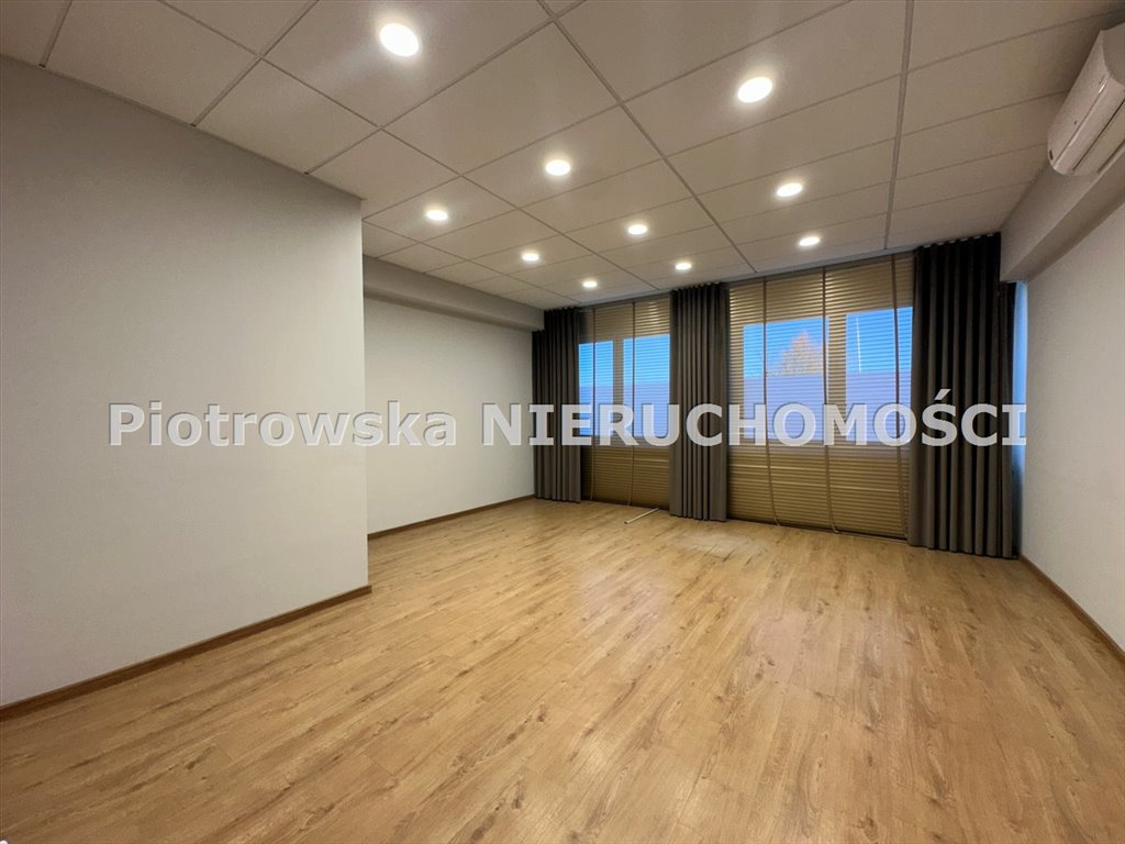 Atrakcyjne biuro 280 m² przy drodze krajowej w Sieradzu Sieradz  280m2 Foto 1