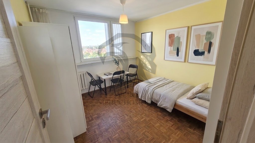 Na sprzedaż 64 m² mieszkanie z balkonem i 5 pokojami w Wrocławiu Wrocław, ks. Konstantego Damrota 41  64m2 Foto 1