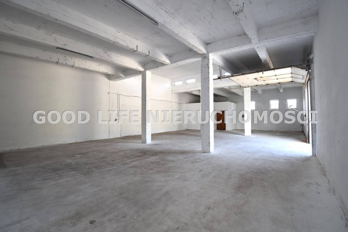 Magazyn 215 m² z wjazdem z poziomu 0 w Rzeszowie Rzeszów, Boya Żeleńskiego  215m2 Foto 1