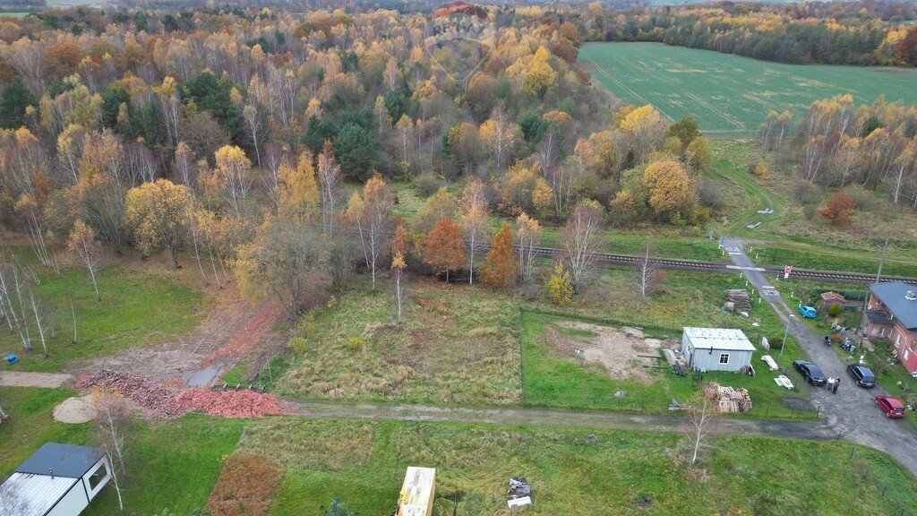 Działka 1400 m² z domkiem, media, las, 6 km od morza Charnowo  1 400m2 Foto 1