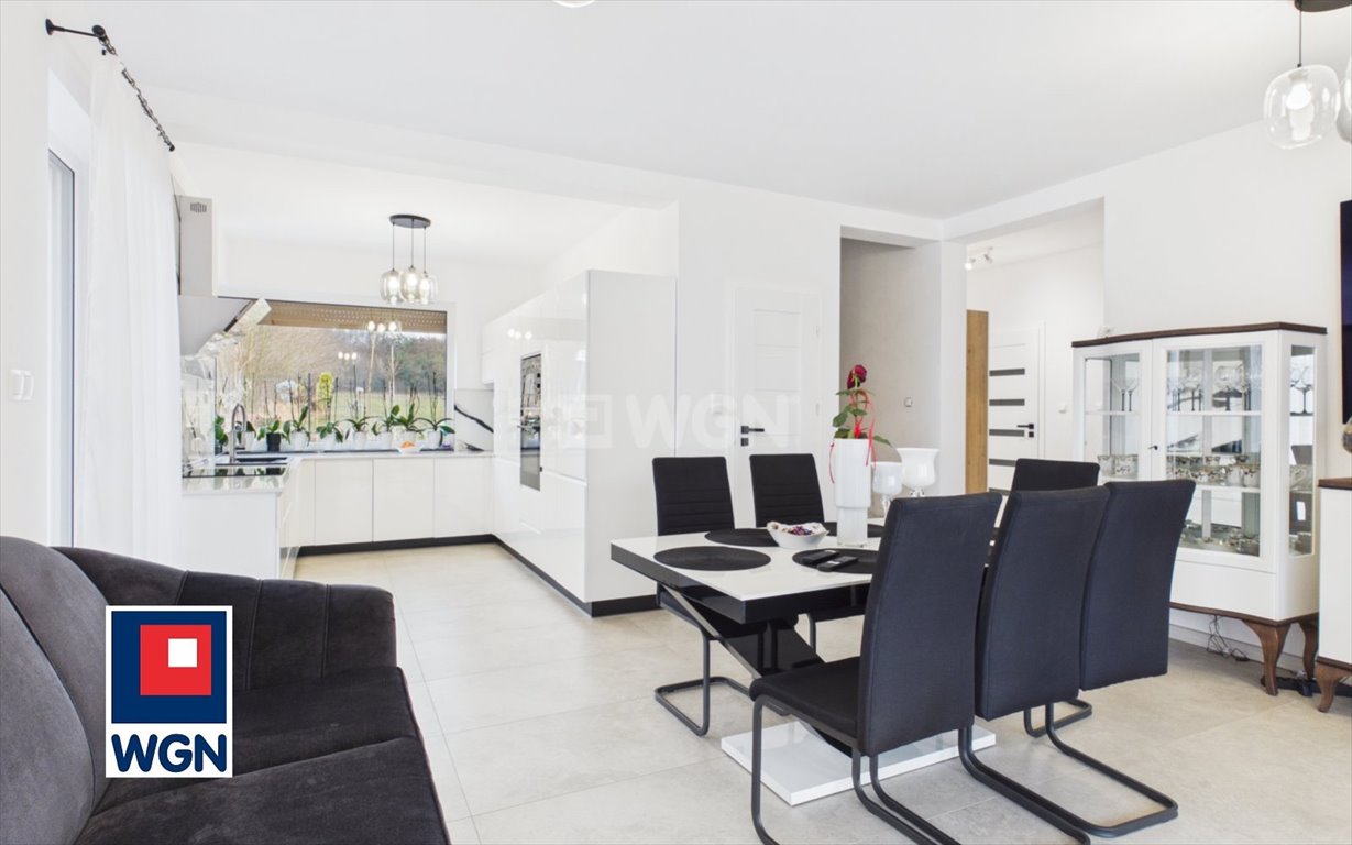 Nowoczesny dom 139 m2 z ogrzewaniem pellet i aneksem kuchennym Miłoradzice, Miłoradzice  130m2 Foto 1