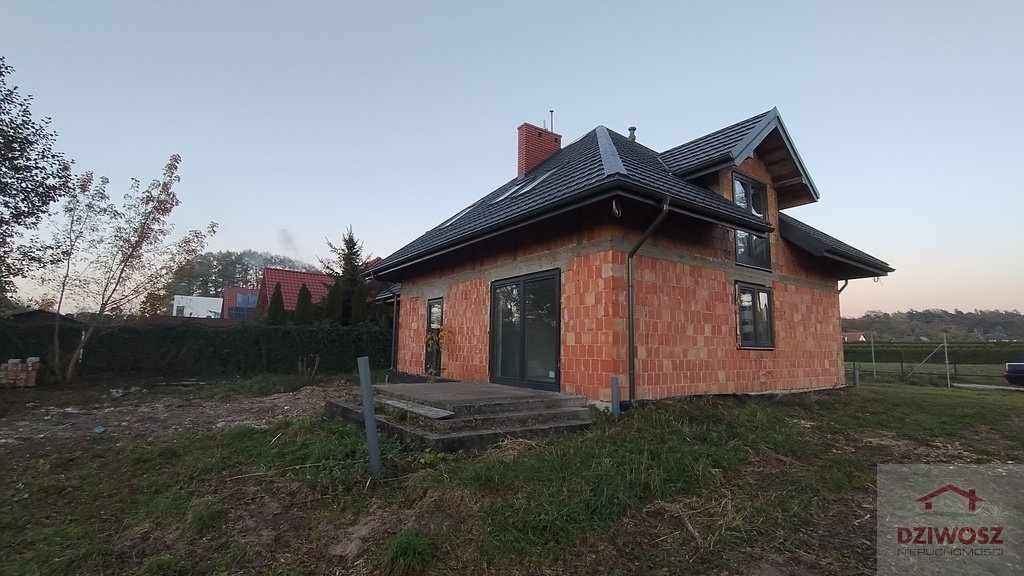 Dom wolnostojący 137 m2 na dużej działce w Józefowie Józefów  137m2 Foto 1