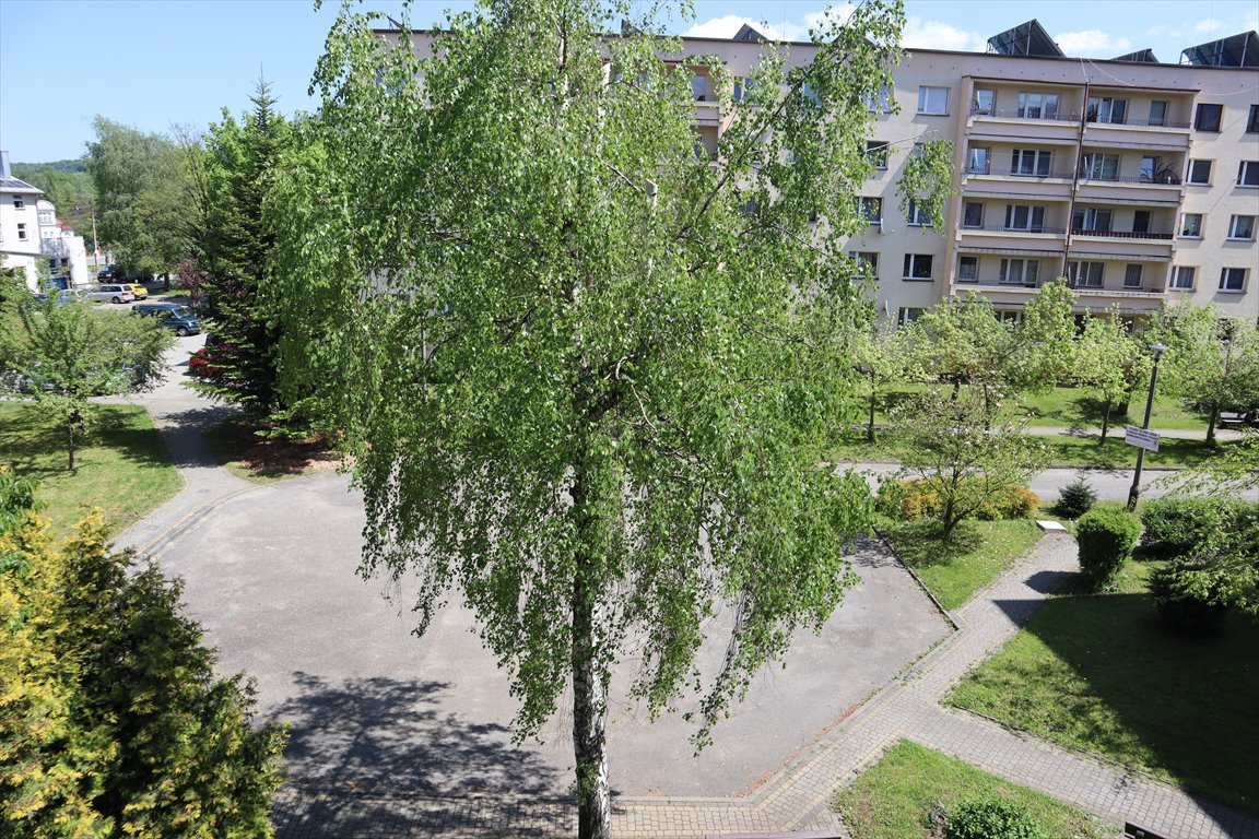 Ustroń, 3 pokoje, ciche centrum, 62 m² – wymaga remontu Ustroń, centrum  62m2 Foto 1