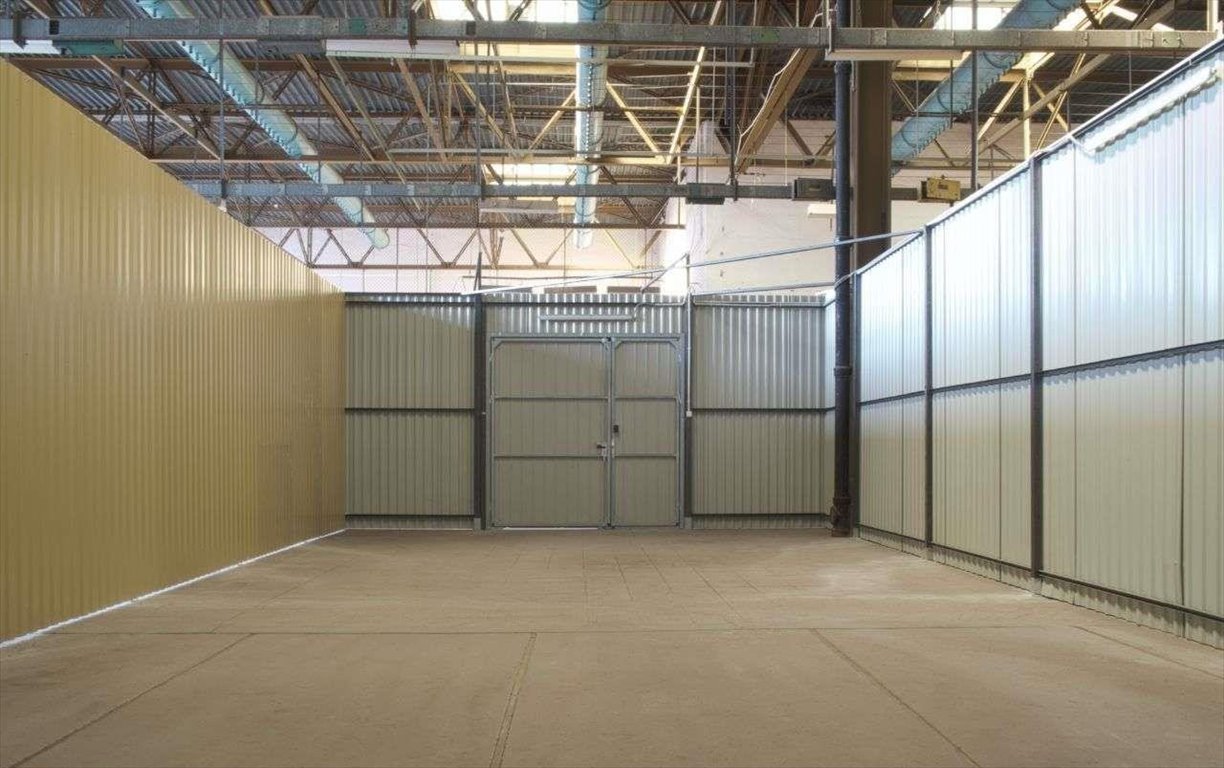 Na wynajem magazyn 231 m² z rampą w Bielanach Warszawa, Bielany, Wolczyńska 133  231m2 Foto 1