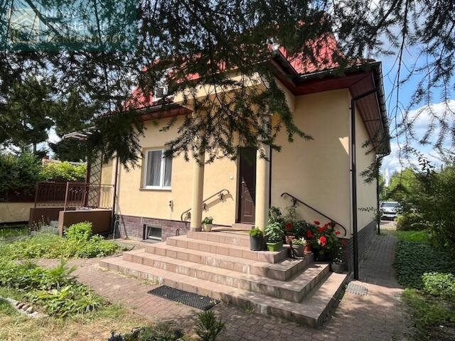 Zapraszam do obejrzenia domu z potencjałem w centrum Konstancina Konstancin-Jeziorna  157m2 Foto 1