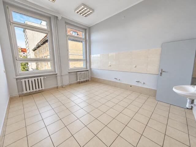 Lokal użytkowy 44 m² z pełnym zapleczem sanitarnym - centrum Opola Opole, Centrum  44m2 Foto 1