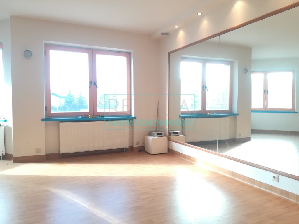 Lokal 54m2 w centrum Grodziska z tarasem i parkingiem Grodzisk Mazowiecki  54m2 Foto 1