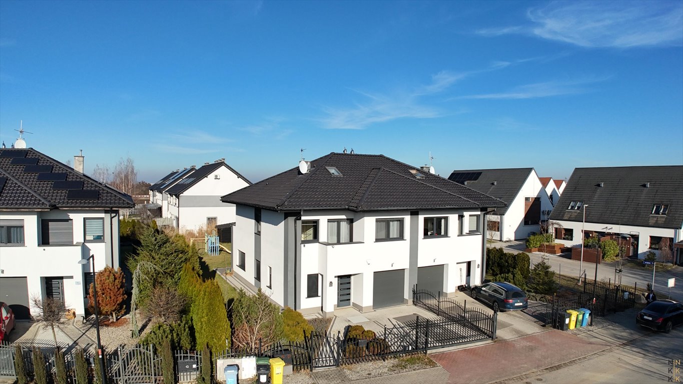 Przestronny dom bliźniak z garażem, klimatyzacją i balkonem Ślęza  170m2 Foto 1