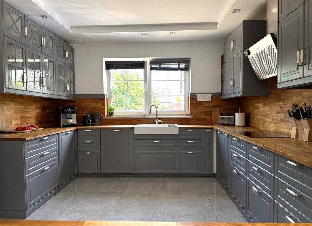 Przestronny dom 260 m2 z 7 pokojami i podwójnym garażem Toszek, Górnośląska  260m2 Foto 1