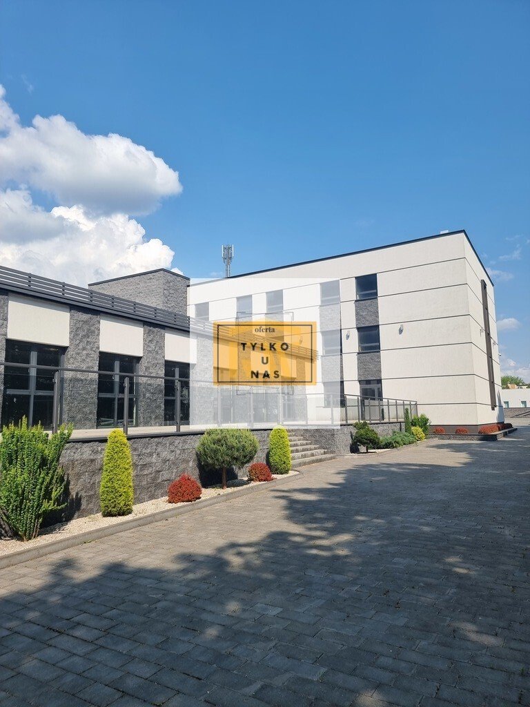 Radom, Biuro 1755 m², taras, parking, zielona okolica Radom  1 756m2 Foto 1