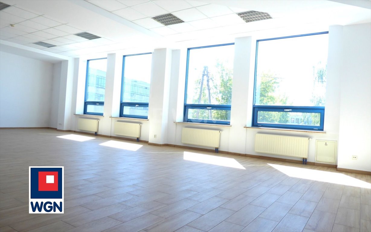 Polecam przestronny lokal 74,5 m² z windą i parkingiem Częstochowa, Stare Miasto, Kawia  75m2 Foto 1