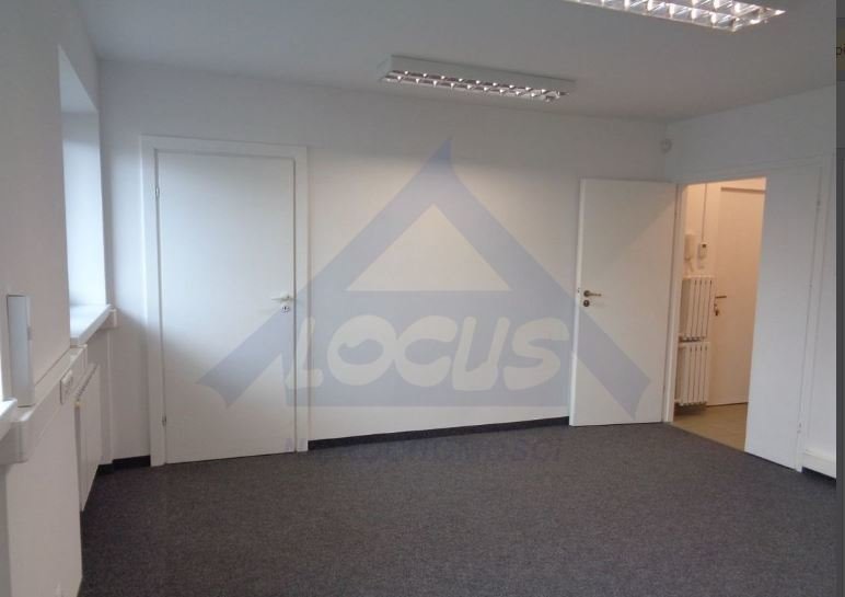 Nowoczesny lokal biurowy 100 m2 z parkingiem i monitoringiem Warszawa, Ursynów  100m2 Foto 1