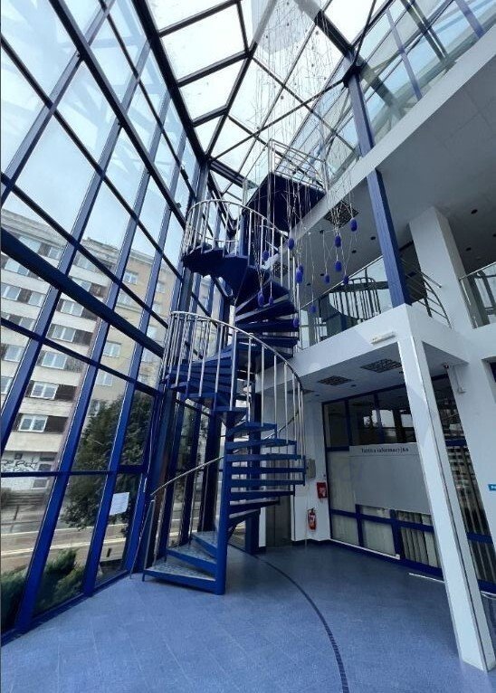 Nowoczesny biurowiec 1447 m2 w centrum Woli z klimatyzacją Warszawa, Wola  1 448m2 Foto 1