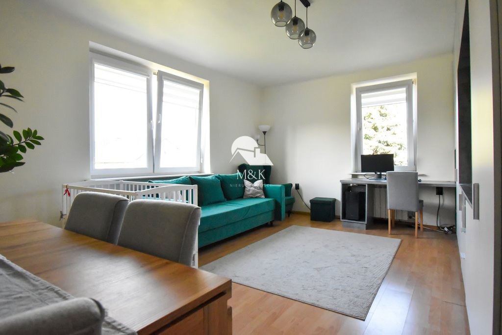 Kawalerka na sprzedaż Brwinów, Przejazd  38m2 Foto 1