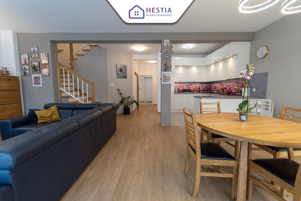 Przestronny dom z ogrodem, garażem i nowoczesnym wyposażeniem Mierzyn, Barwna  149m2 Foto 1