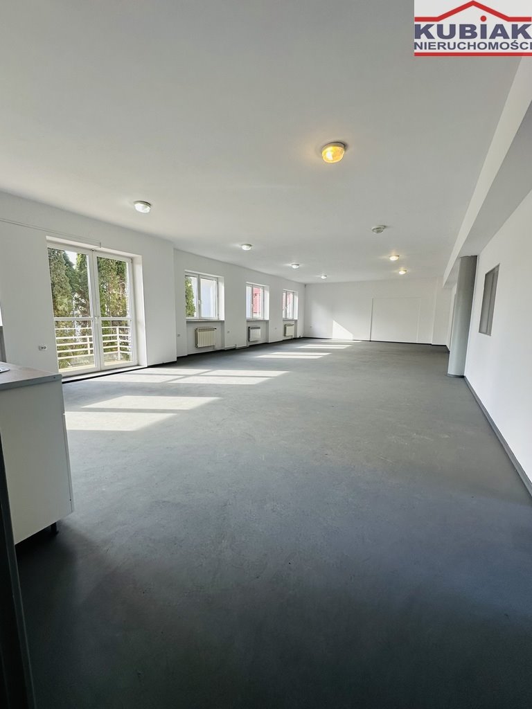 Hala 510 m² z biurami, parkingiem i ogródkiem Raszyn  510m2 Foto 1