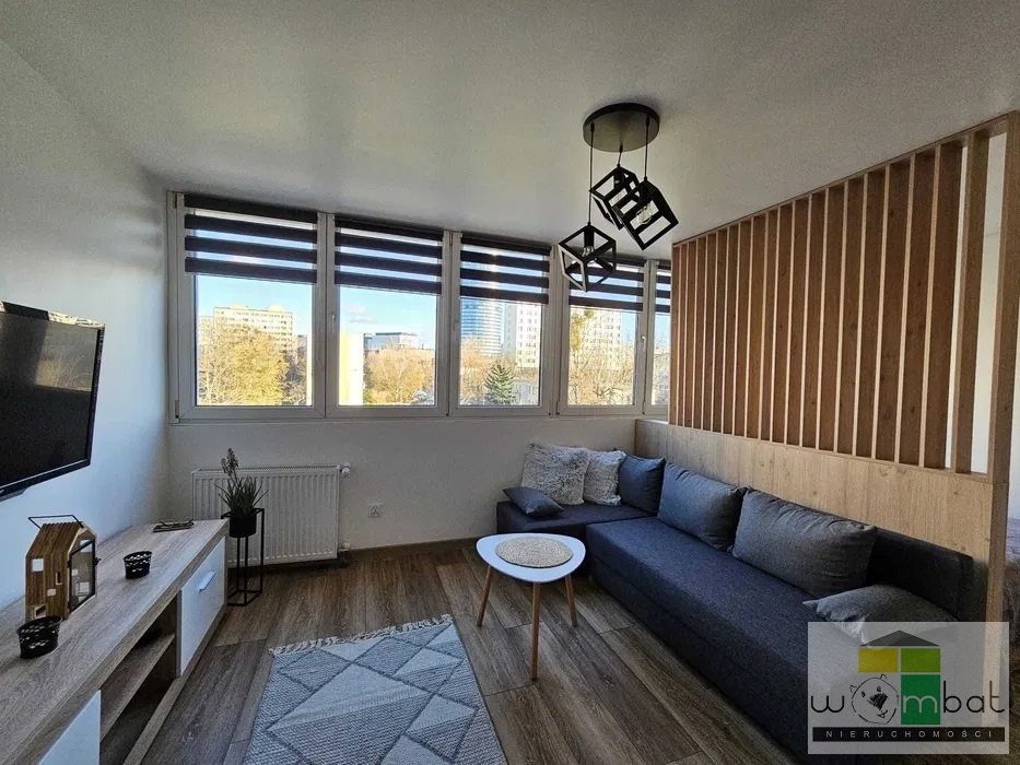 Nowoczesna kawalerka po remoncie z klimatyzacją i widokiem na Sky Tower Wrocław  24m2 Foto 1