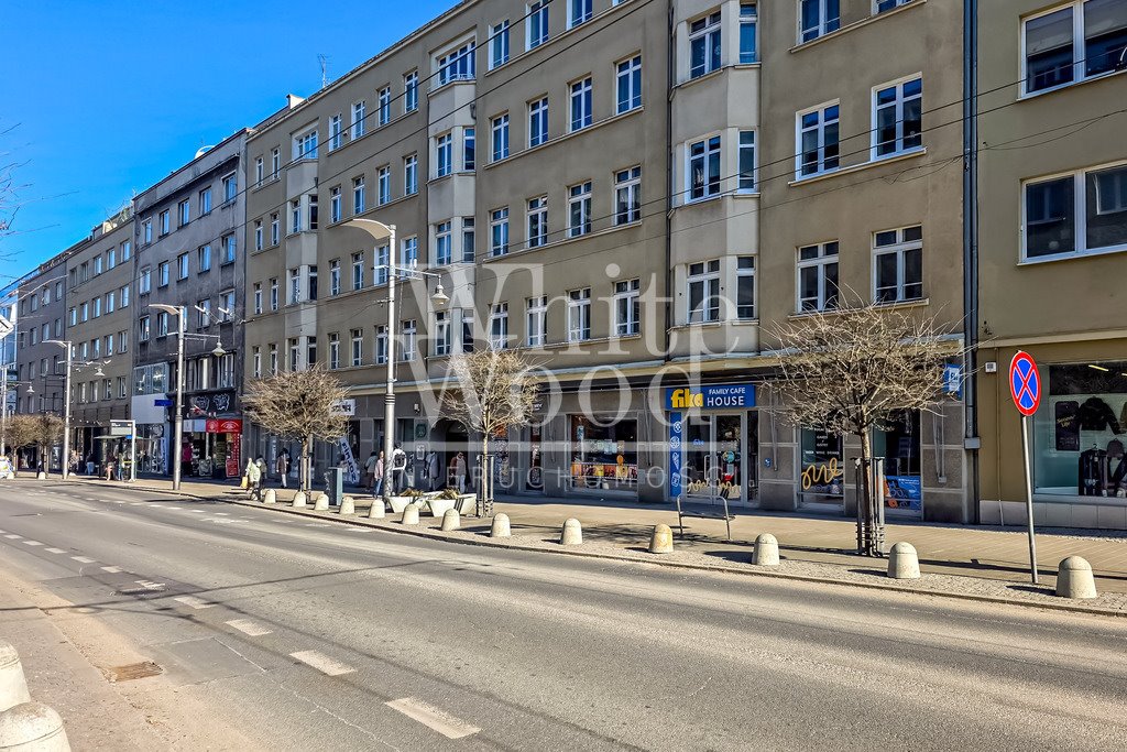 Na wynajem lokal użytkowy 206 m² z witrynami w Gdyni Gdynia, Śródmieście, Świętojańska  206m2 Foto 1