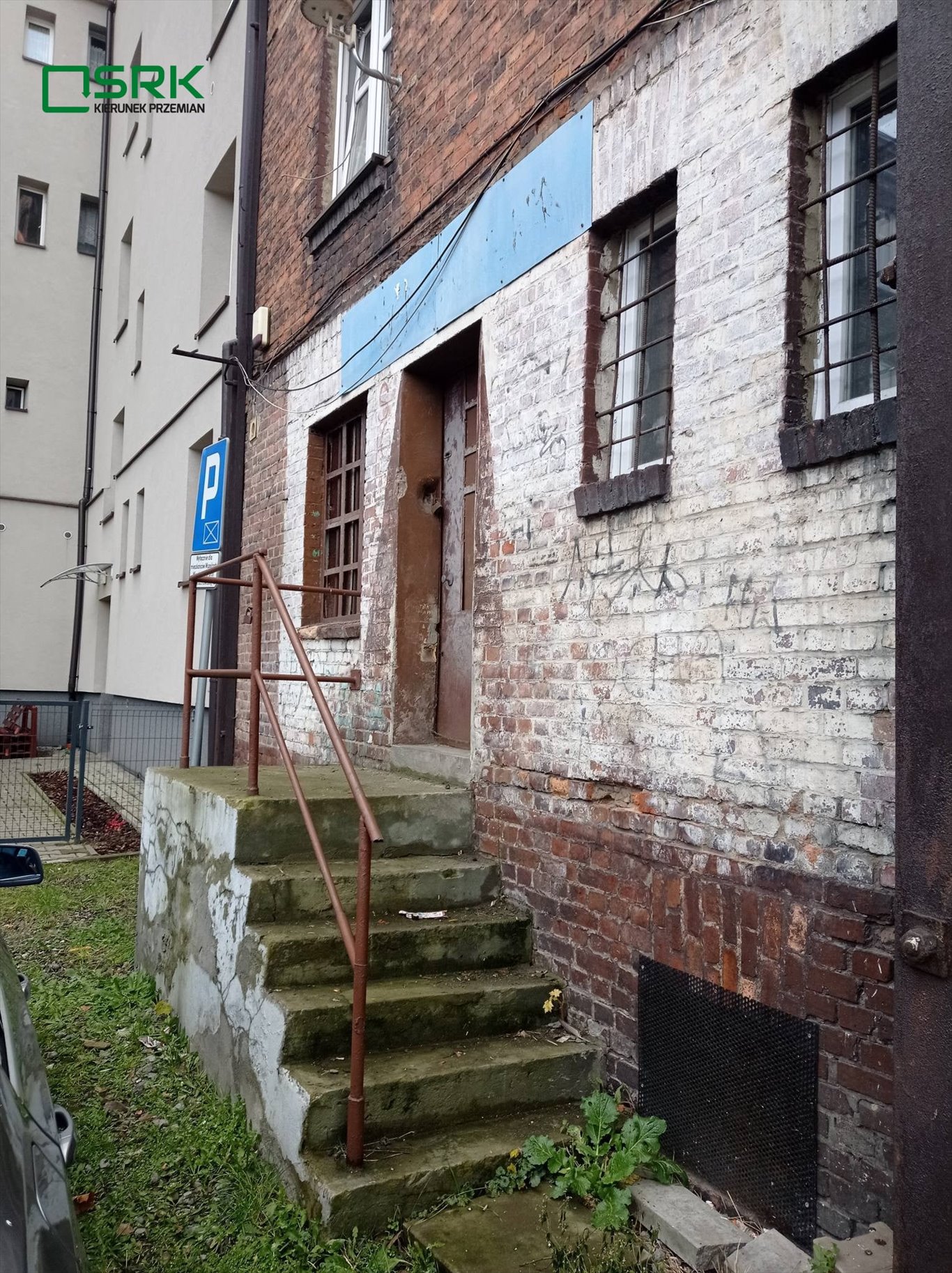 Lokal użytkowy 26,56 m² z WC, wymaga remontu, frontowe wejście Bytom, Świętochłowicka 16  27m2 Foto 1