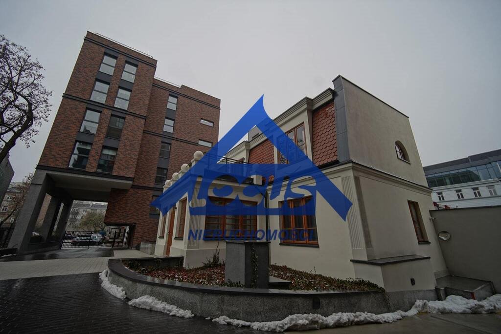 Wynajmę kameralną willę biurową 235 m² w Pradze: Warszawa Praga-Północ