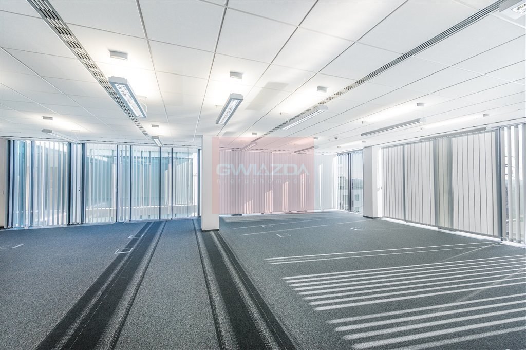 Nowoczesny biurowiec w Woli, 702 m², światło i komfort Warszawa, Wola, Wola  702m2 Foto 1