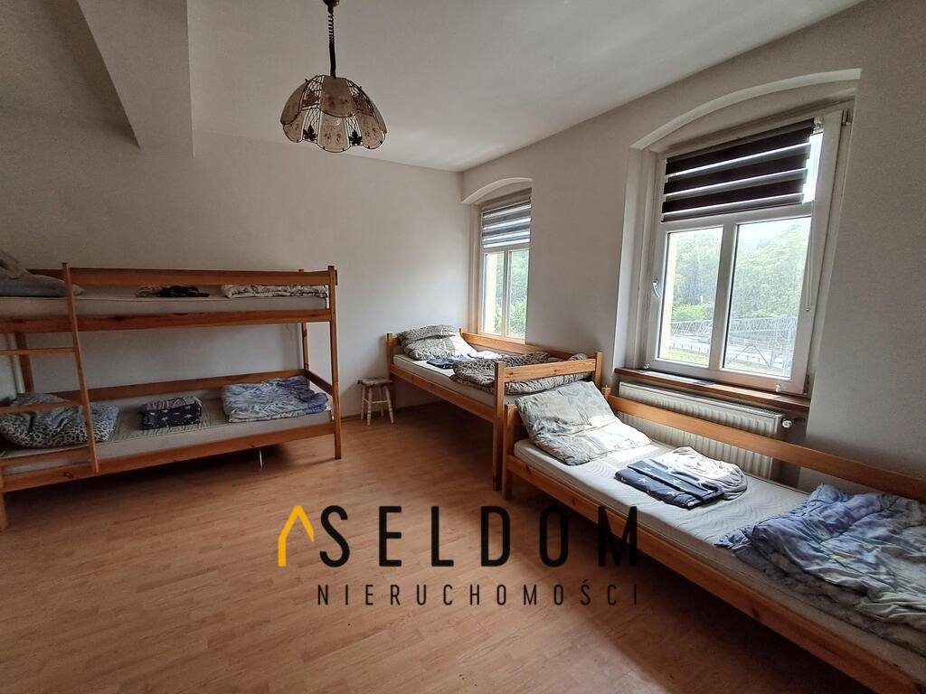 Dwupokojowe mieszkanie do remontu, blisko centrum Jeleniej Góry Jelenia Góra, Centrum  65m2 Foto 1