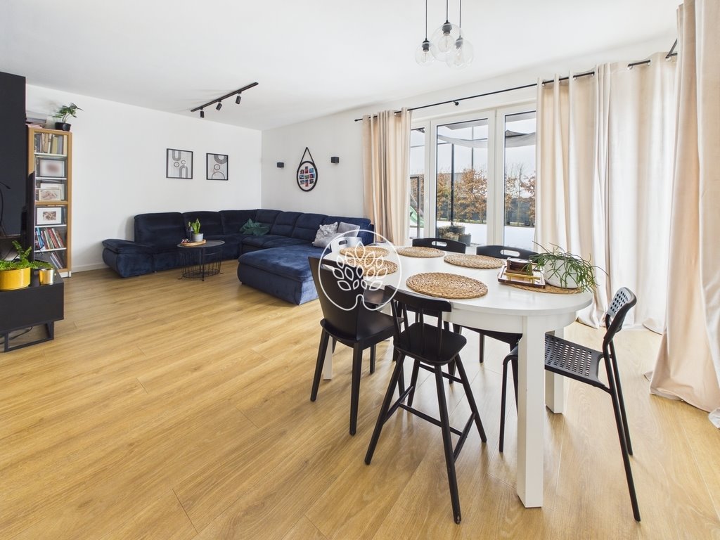 Nowoczesny dom 118 m² z ogrodem, garażem i wysokim standardem Niemcz  118m2 Foto 1